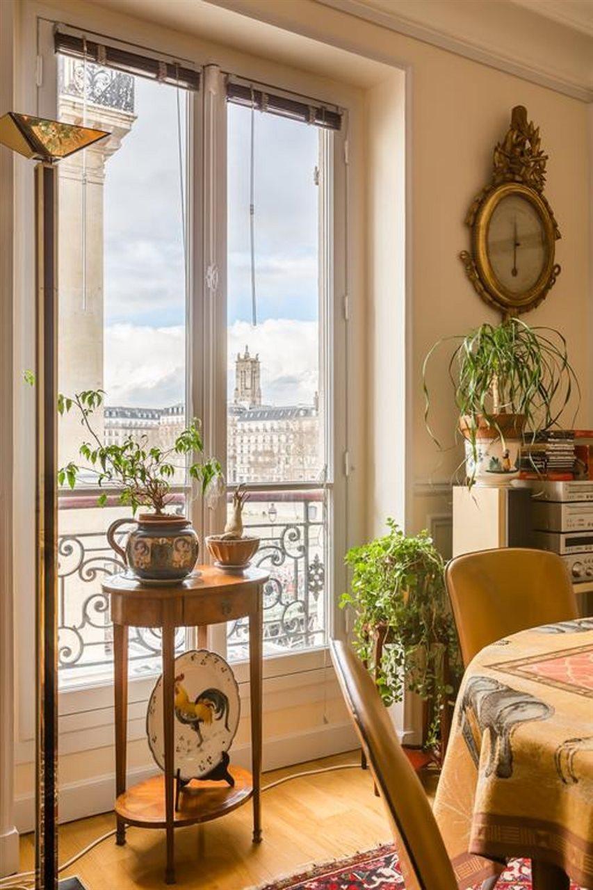 Veeve - Overlooking The Seine On Ile De La Cite Paris Exterior photo